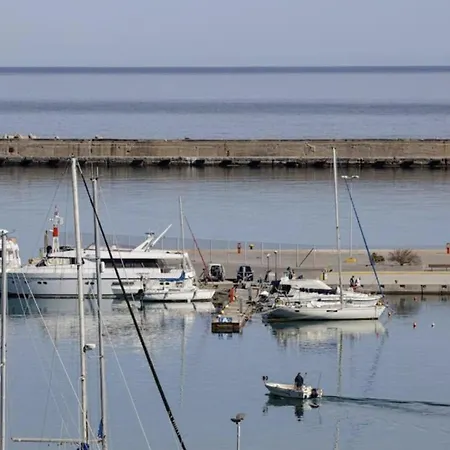 Marina העיירה רתימנו